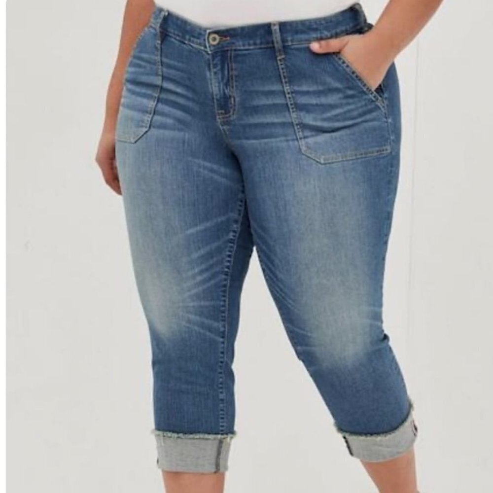 Torrid Cropped Boyfriend Vintage Stretch Jeans